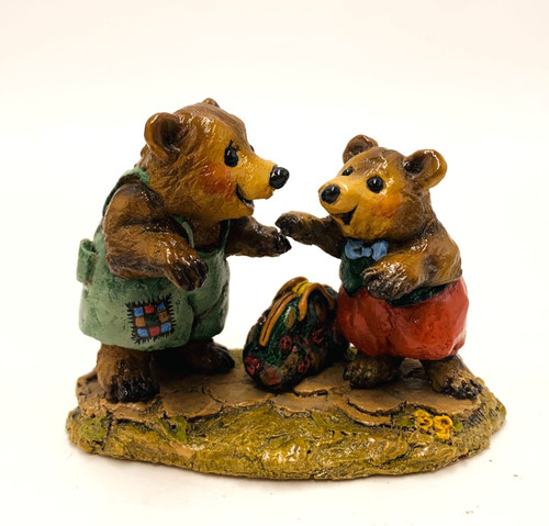 Wee Forest Folk Bear Figurine BB-2 - Welcome Home! 1995