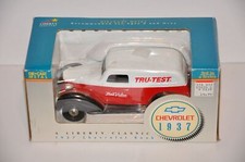 Liberty Classics Diecast Vintage Coin Bank 1937 Chevrolet True Value 15026