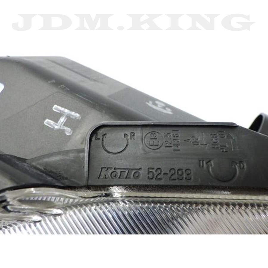 TOYOTA Aqua Headlight (right) NHP10 52-293 81110-52K60 USED TOYOTA Aqua Headlight (right) NHP10 52-293 81110-52K60 USED
