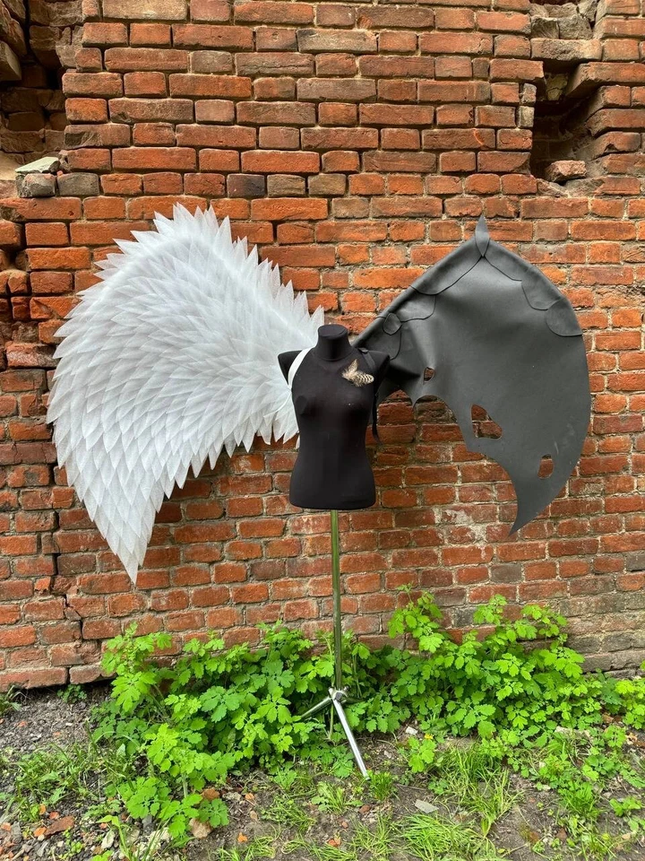 Fantasia de Halloween asas de anjo preto e branco diabo Lúcifer Luzefer feita à mão - Imagem 4 de 4