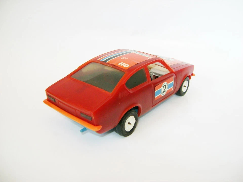 Modelo plástico muy raro Opel Kadett cupé 1/24 Bburago remake Sikharuli Tbilisi Foto 3 de 4