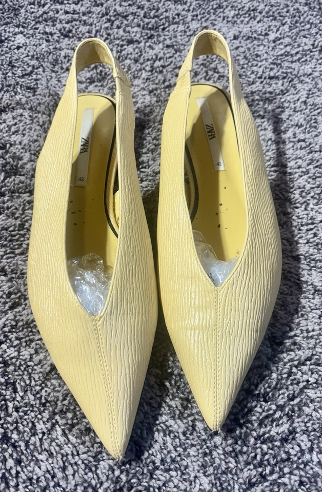Zapatos planos para mujer talla 11 Zara punta amarilla EU42 Foto 2 de 4