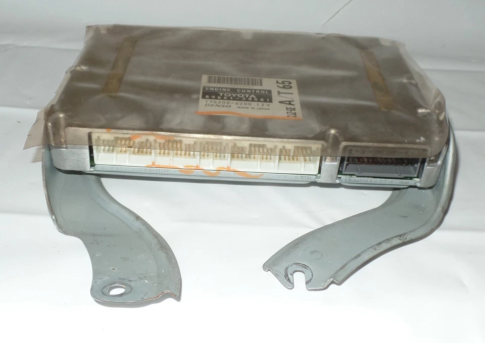 1999-2000 LEXUS SC300 ECM ECU COMPUTER 89661-24581 A/T - Image 2 of 3