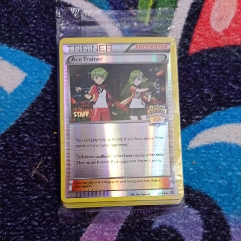 Pokémon Ace Trainer Staff Holo 69/98 EN Pokémon JCC 2015 - Photo 1/4
