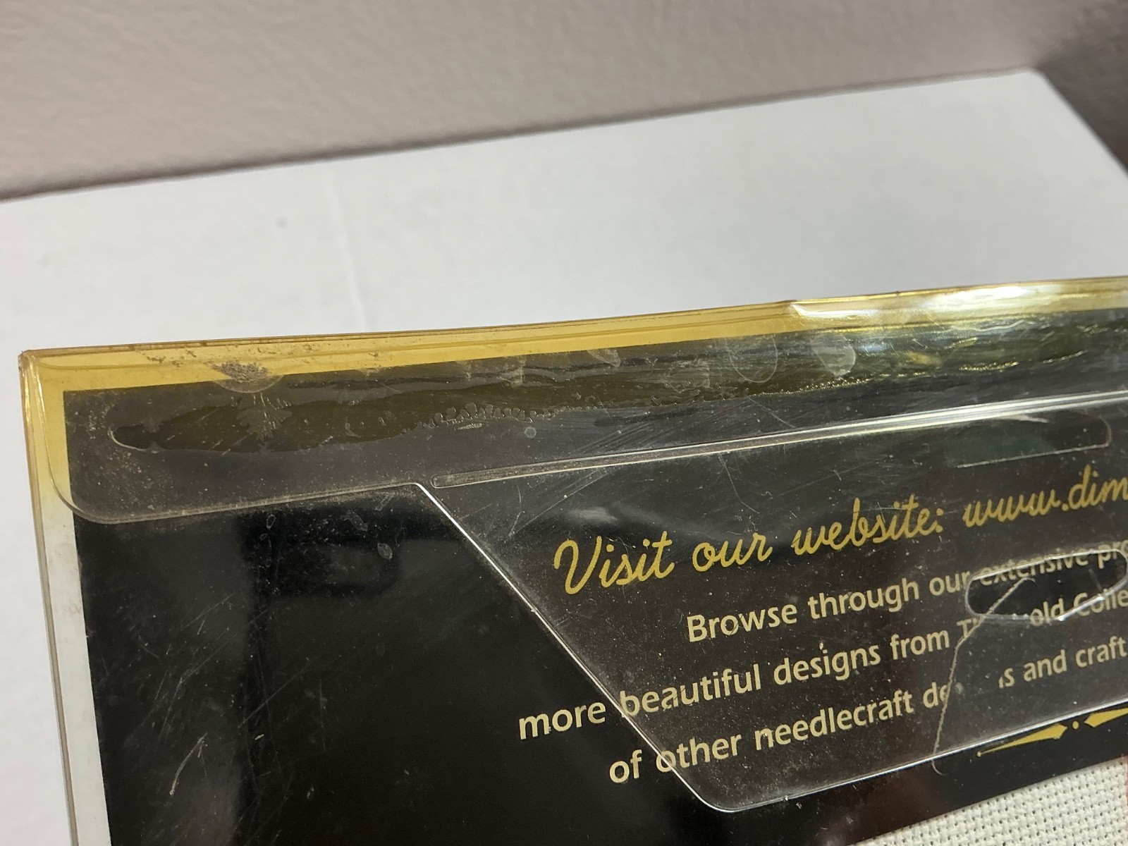 Dimensions Poinsettia Elegance Gold Nuggets 8680 Cross Stitch Kit  New Old Stock