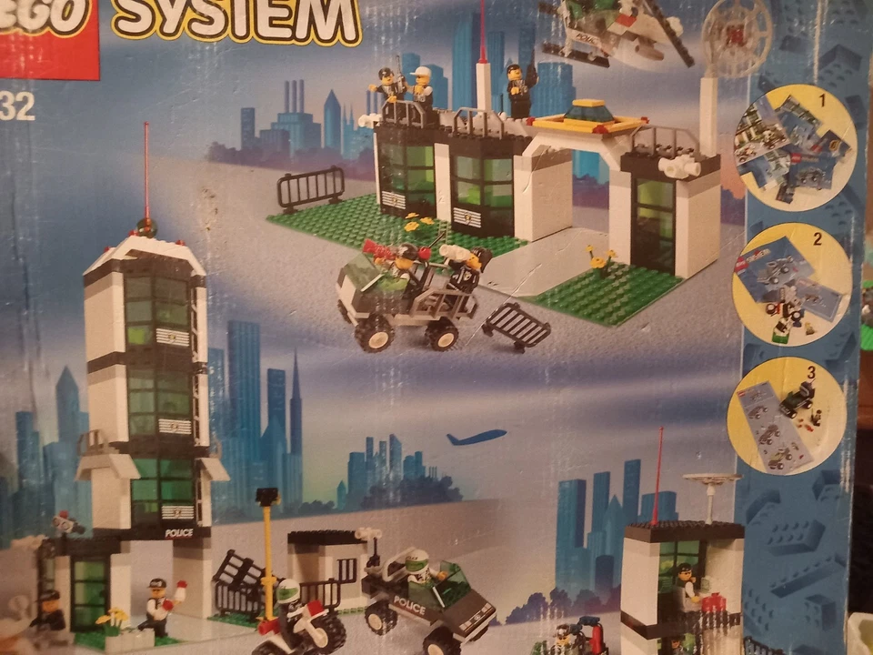 LEGO Town 6332 Command Post Central, photo 1 sur 5