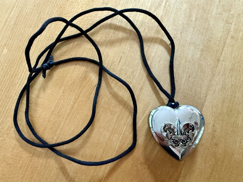 Avon - Outspoken by Fergie Fleur de Lis Heart Locket with NEW Solid Perfume