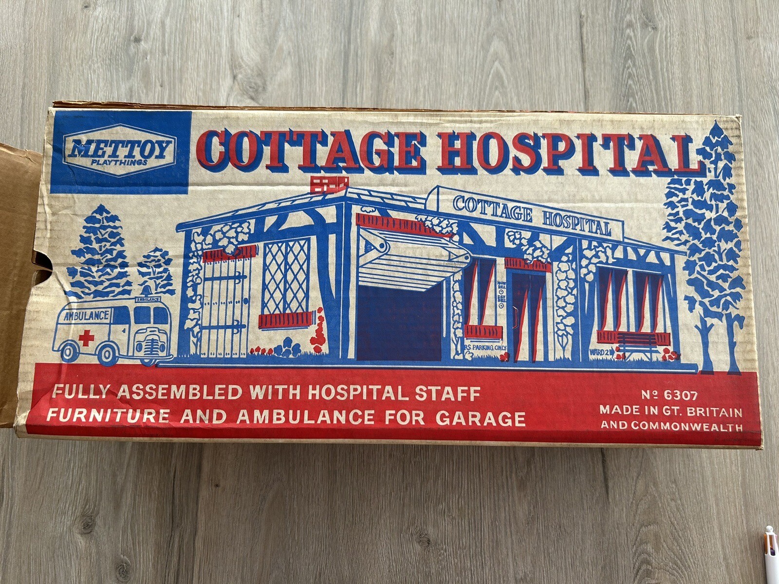 VINTAGE METTOY PLAYTHINGS COTTAGE HOSPITAL AMBULANCE STAFF FURNITURE RARE GARAGE eBay