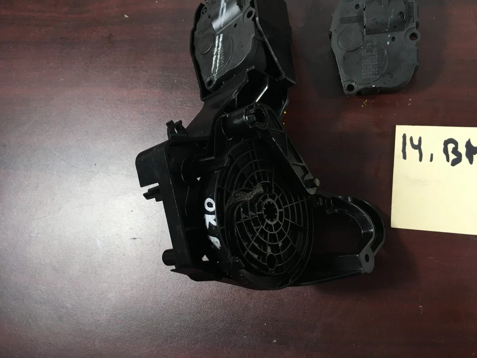 BMW X3 2011-2016 motor de actuador de puerta mezcla de aleta de calefacción con cubierta 410475522 OEM. Foto 3 de 4