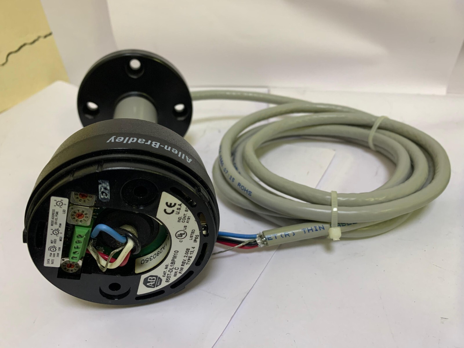 Allen-Bradley / Pole Mount Base & Cap / 855T-DS2BPM10C | eBay