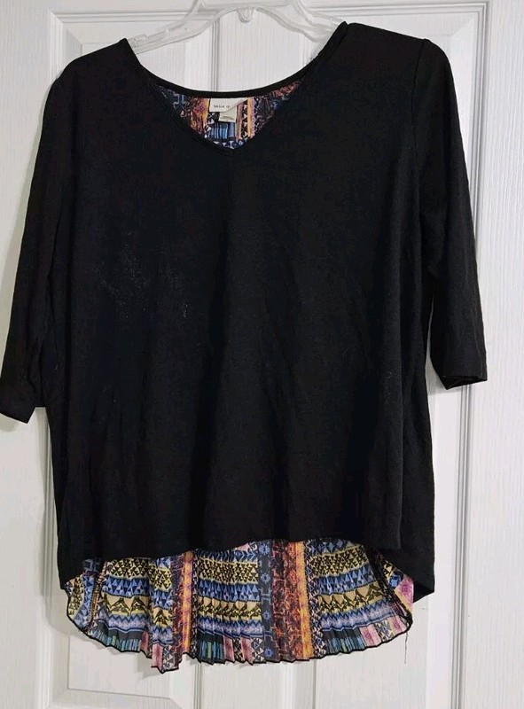 Black With Vibrant Colors And Design On Back,  Size 1x, 3/4 Sleeves