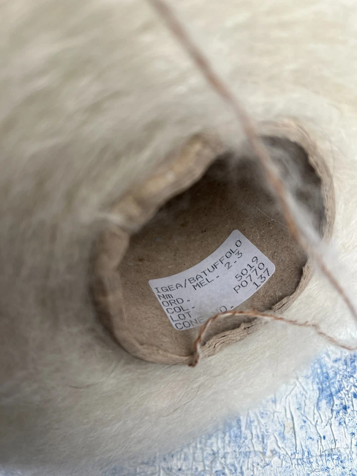 Kid Mohair Cone Yarn 70/15/15% Kid Mohair/Merino/Polyamide IGEA, per 100g - Image 3 of 4