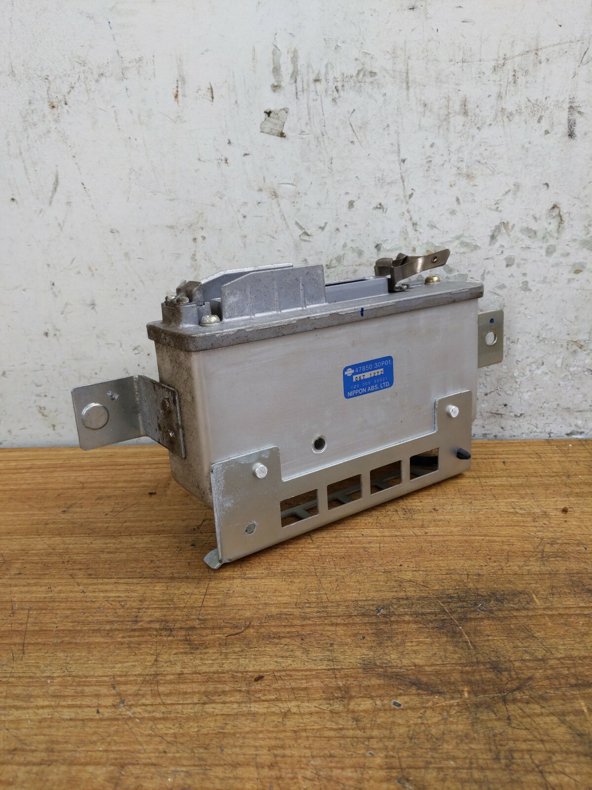 90 91 92 93 NISSAN 300ZX ABS CONTROL MODULE OEM 4785030P01 USED  