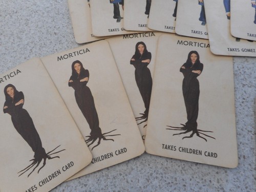 LOT OF LARGE TRADING GAME CARDS THE ADDAMS FAMILY 1965 MORTICA GOMEZ ETC VINTAGE - Picture 6 of 11