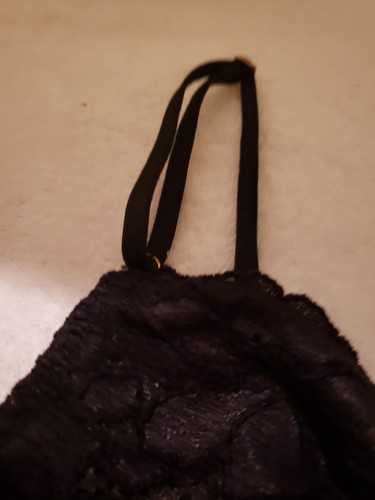 VICTORIAS SECRET PINK BLACK LACE BRALETTE SIZE MEDIUM UNLINED BRA VGC - Picture 3 of 8