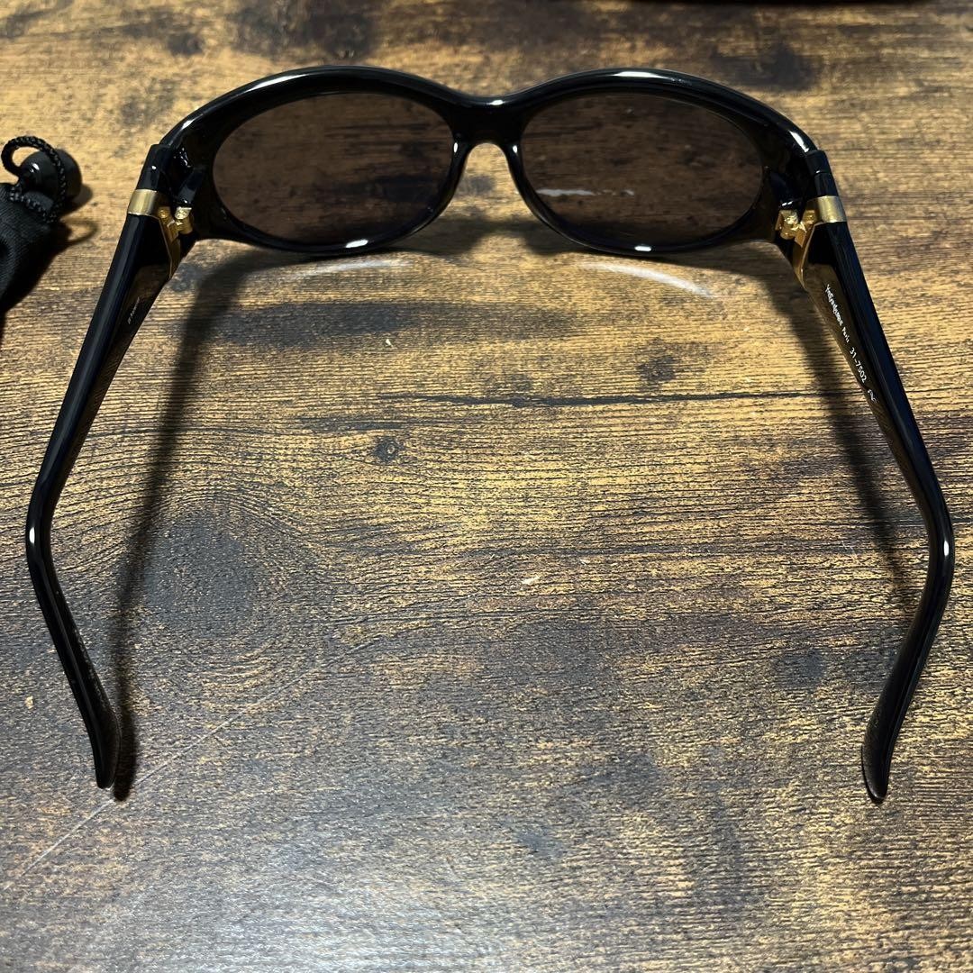 Occhiali da sole Yves Saint Laurent autentici con custodia logo YSL Cassandra nero