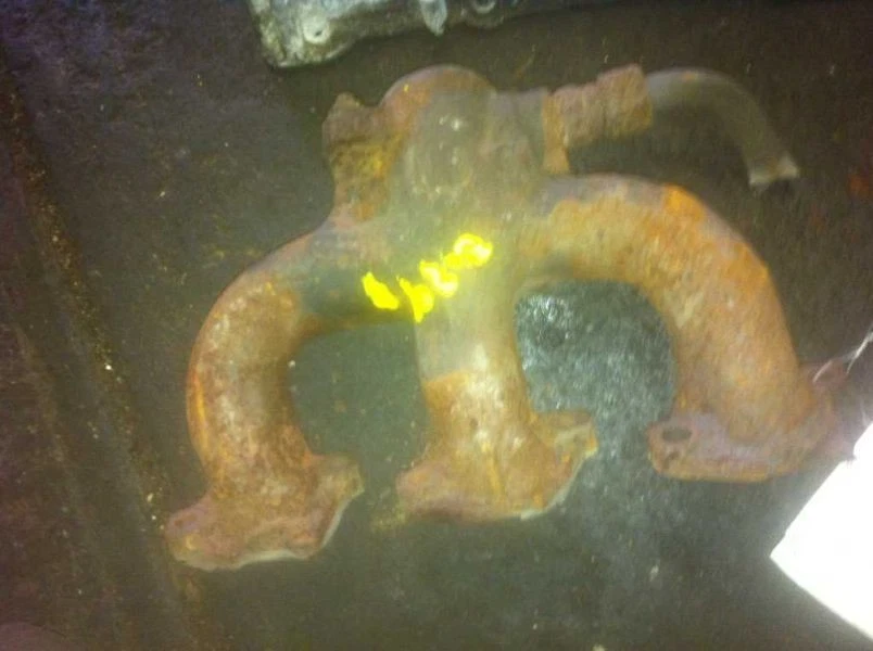 94 LINCOLN CONTINENTAL RIGHT REAR EXHAUST MANIFOLD 3.8 LITER - Image 3 of 4