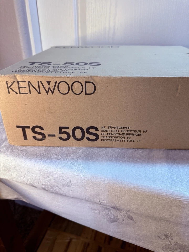 Kenwood TS-50S HF Transceiver w/ Original MC-43S Mic, Box & Mount Bracket - Image 3 of 4