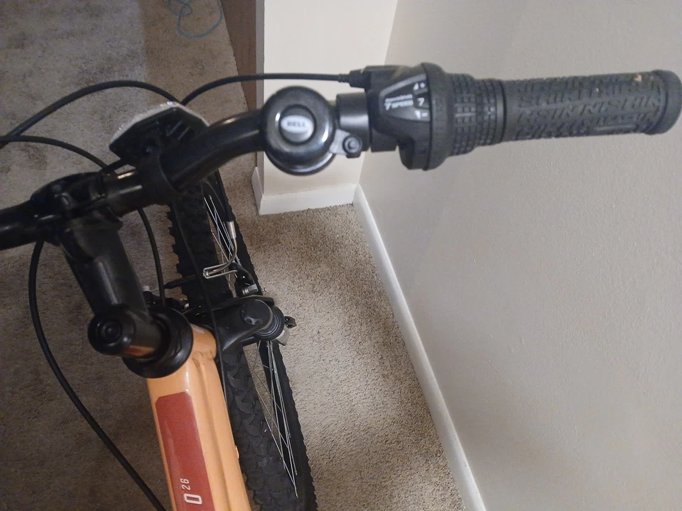 Bicicleta de montaña para mujer Nishiki Pueblo 2024 26"" nueva, usada, excelente estado Foto 4 de 4