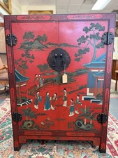 Chinese Qing Dynasty 19th Century Red Chinoiserie-Style Lacquered Cabinet