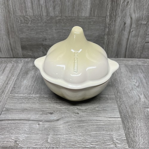 LE CREUSET Vegetable Series Petite GARLIC Casserole Mini Cocette Dune 10oz. NEW - Picture 2 of 24