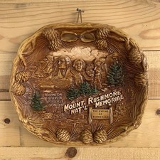 VINTAGE MOUNT RUSHMORE NATIONAL MEMORIAL SOUVENIR TRAY BOWL BREAD FAUX WOOD TACO