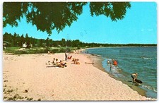 Postcard WI Sturgeon Bay Wisconsin Sand Beach At Glidden Lodge Door County D58b