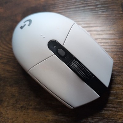 Logitech gaming mouse G305 usb-c dongle Wireless  6-Button Scroll Wheel White