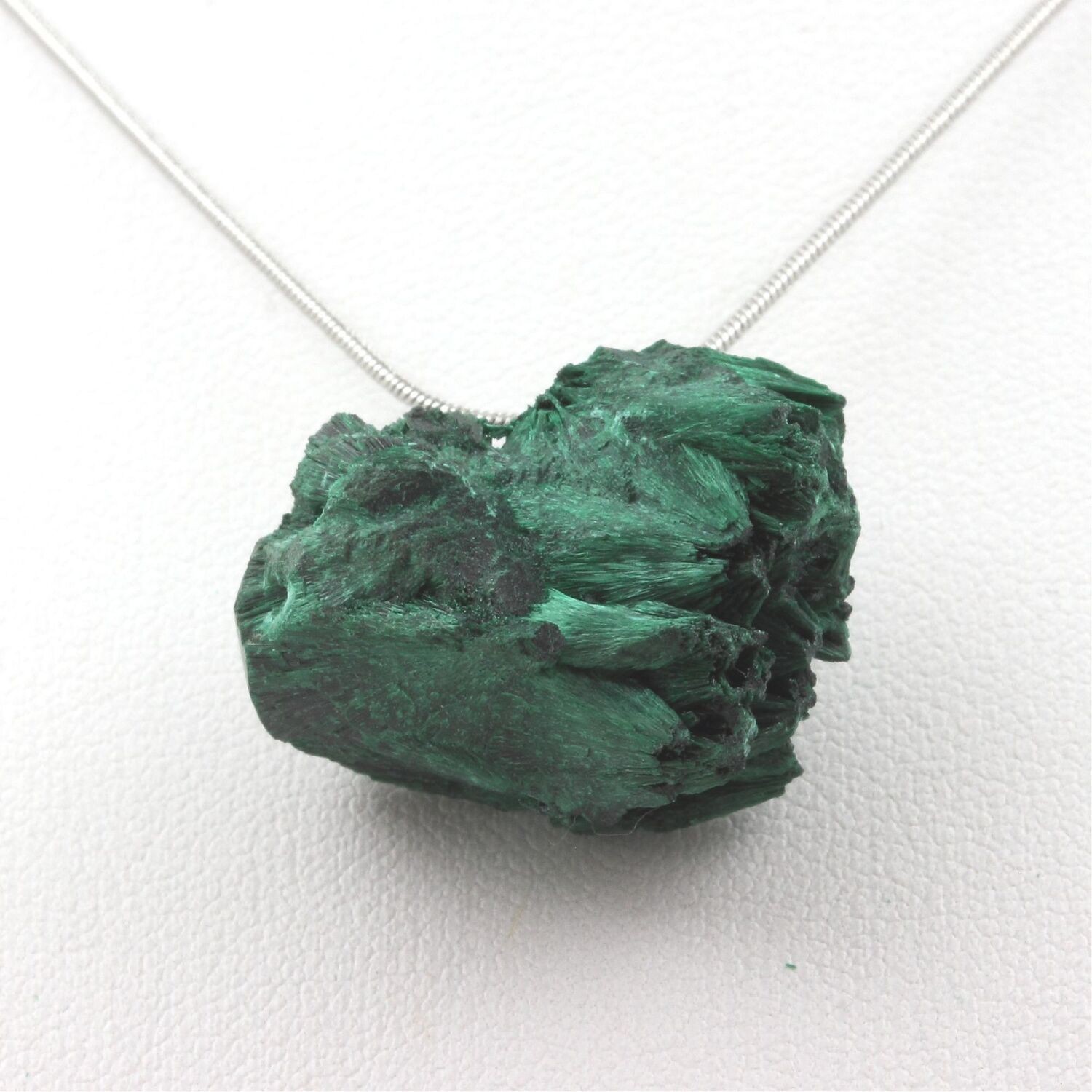 Collier malachite brute de collection 65.20 ct du Haut-Katanga