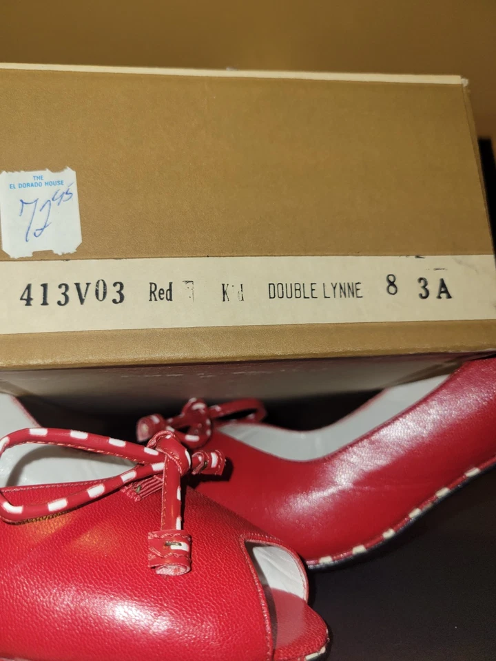 Vintage Deliso Women's Red Peep Toe Heels with Bow Accent Size 8 - Image 4 of 4