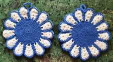 2 Topflappen handmade selfemade blau weiß Häkelarbeit Unikat neu unbenutzt