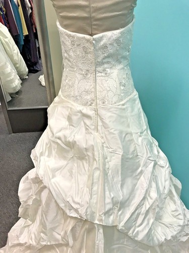 Watters Bride Wedding Dress) Size 10 - Picture 3 of 5