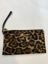 Michale Kors Wristlet 