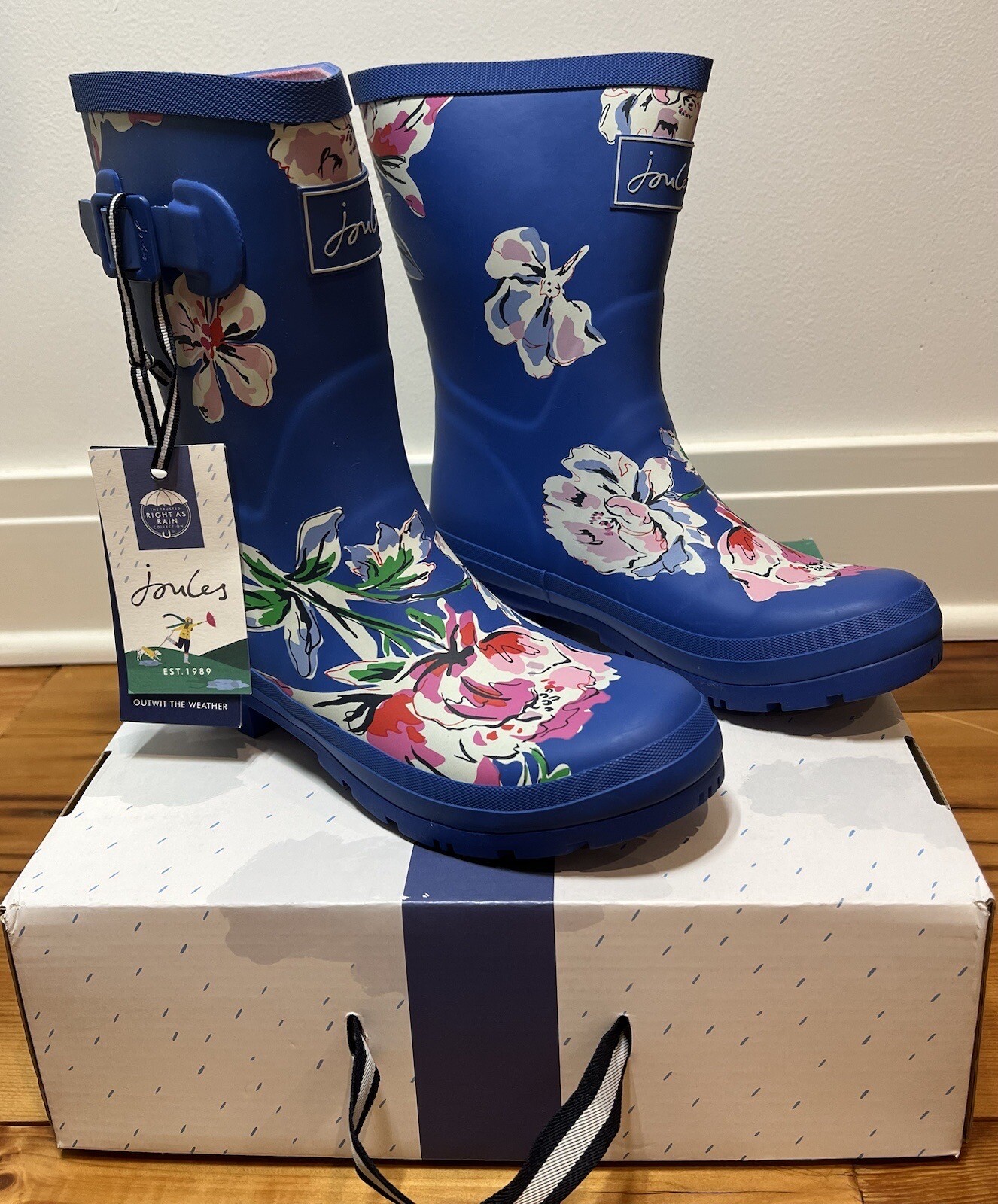 *NEW* Joules Women’s Molly Welly US Size 7 Short Blue With Pretty Flower Design
