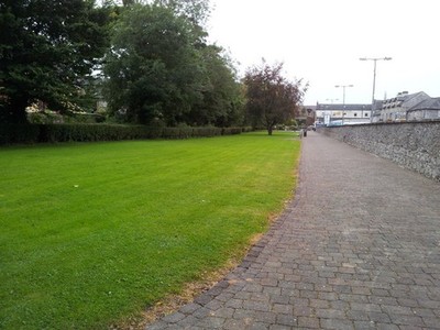 Foto A3 The Baby Walk Midleton Public Park am südlichen Ende des Main c2012