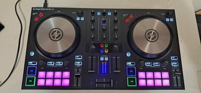 Native Instruments Traktor Kontrol S2 MK3 2-Channel  2-Deck DJ Controller S2MK3