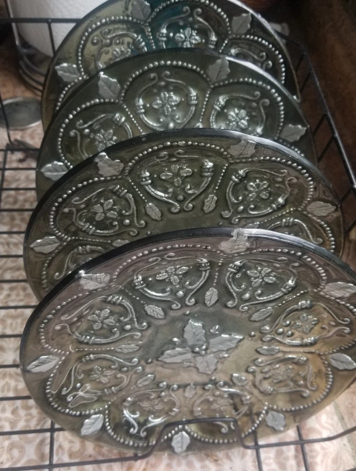 Vintage Green & Silver Fused Glass Christmas  Set Of 4 Plates - Image 3 of 4