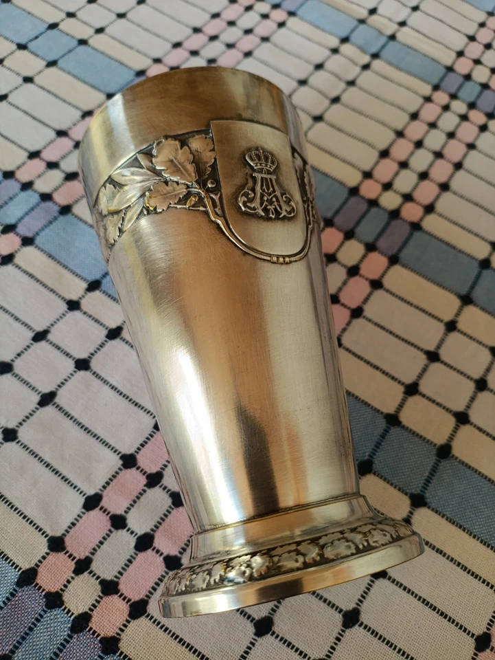 Becher aus Silber, innen Vergoldet, Eichenlaub, Monogramm mit Krone-A-... - Bild 2 von 4
