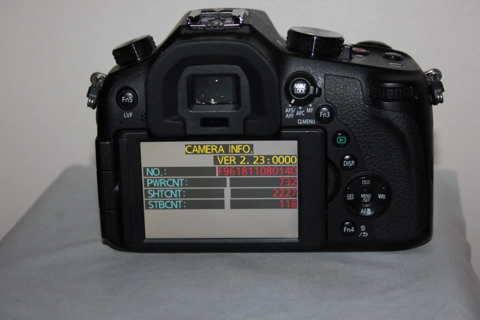 Panasonic Lumix DMC-FZ1000 20.1MP 4K digital camera 25-400mm 2.2K shutter count - Image 3 of 4