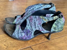 Cydwoq Boomerang Heel multi color size 36, 5.5-6 USA size double closure