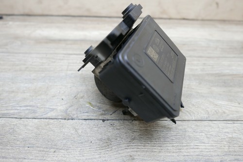 VW GOLF MK7 2.0 TDI ABS ESP PUMP & ECU MODULE 5Q0614517R 5Q0907379S 2013-2017 - Picture 2 of 7