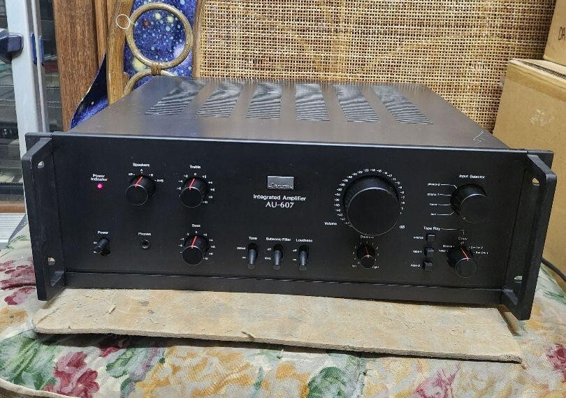 【美品】【電源点灯確認済】Sansui AU-607 昭和アンプ Sansui Integrated Amplifier AU-607 Good condition Operation