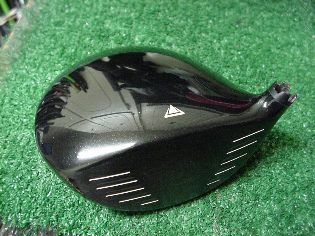 Nice Titleist 915 D2 8.5 degree Driver Head And Screw