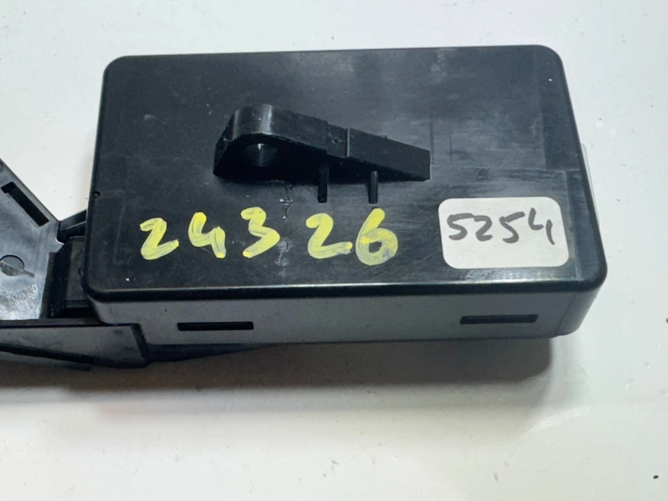 2010-2013 MITSUBISHI OUTLANDER IGNITION TRANSCEIVER IMMOBILIZER OEM 8637A558 - Image 2 of 4