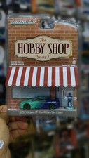 Greenlight 1:64 Hobby Shop 2015 Nissan GT-R W/ Race Driver Chase Diecast Car Toy