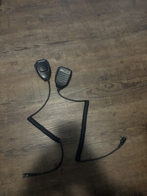 2 walkie talkie with shoulder mics