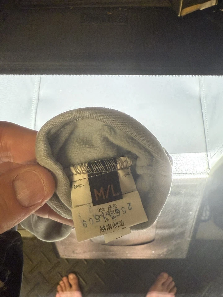 Oakley Golf Glove Grey Right Handed Size Medium/Large  - Image 3 of 3