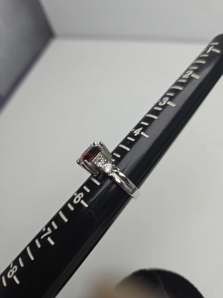 Anillo de moda relleno de oro blanco rojo rubí talla 5 Foto 4 de 4