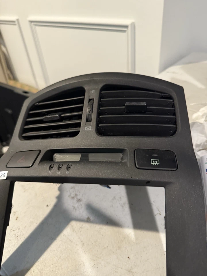 Hyundai Santa Fe 2001-2006 radio bisel tablero moldura panel centro VenT OEM Foto 3 de 4