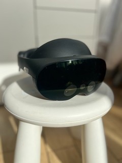 Meta Quest Pro 256GB VR Headset 2 Touch Pro Controllers & Charging Dock